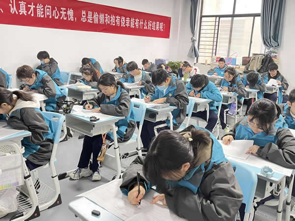 西安弘雅学校是什么学校(西安弘雅学校联系电话)