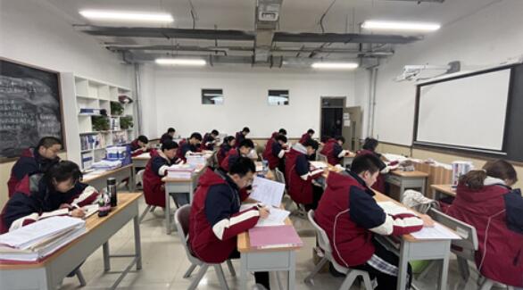 郑州创新学校怎么样(郑州创新高考全日制封闭学校怎么样)