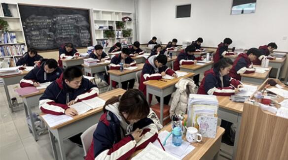 郑州创新学校高三全年班(郑州创新高考学校联系电话)