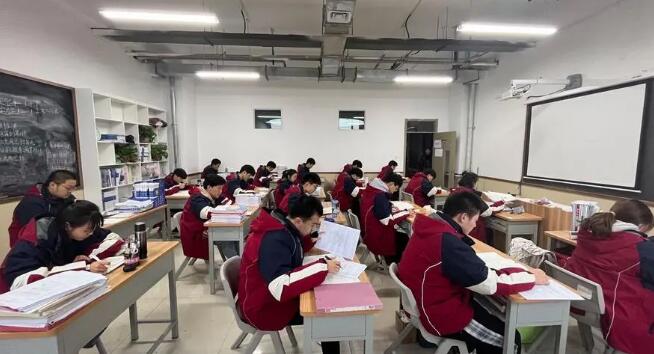 郑州创新高考学校(郑州创新学高考学校地址)