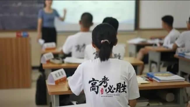 郑州创新学校是正规学校(郑州创新高中借读学校电话)
