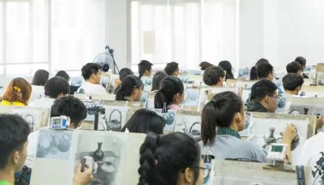 郑州美术画室培训集训学费多少钱(郑州美术画室培训集训学费多少钱)