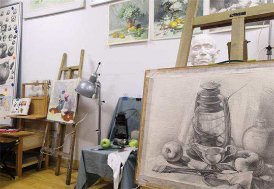 郑州美术画室排名(郑州美术高考画室集训收费标准)